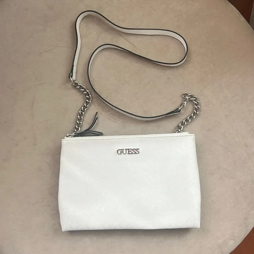*Guess* True White Silver Chain Monogram Double Zip Crossbody Messenger Bag EUC!